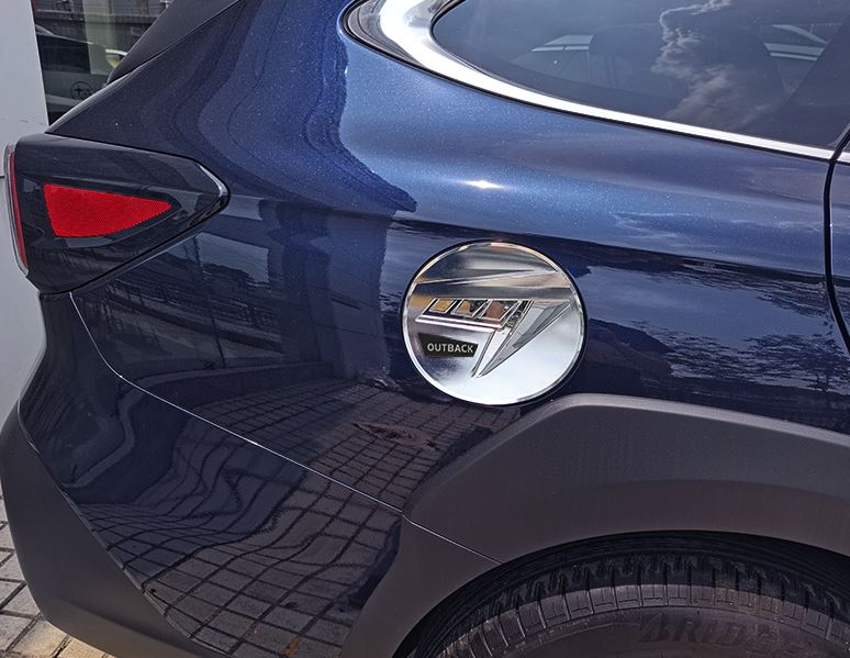 Ốp nắp bình xăng Subaru Outback 2021-2022