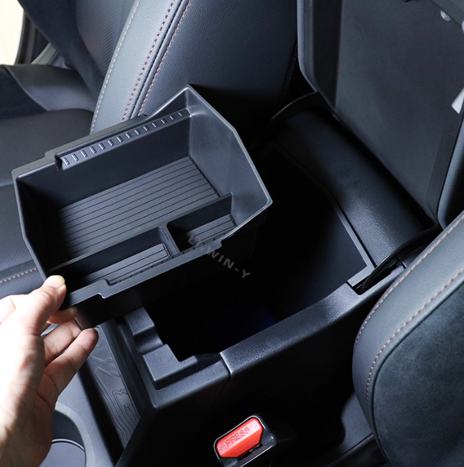 Khay đựng đồ bệ tỳ tay cho Subaru Forester 2025-2028