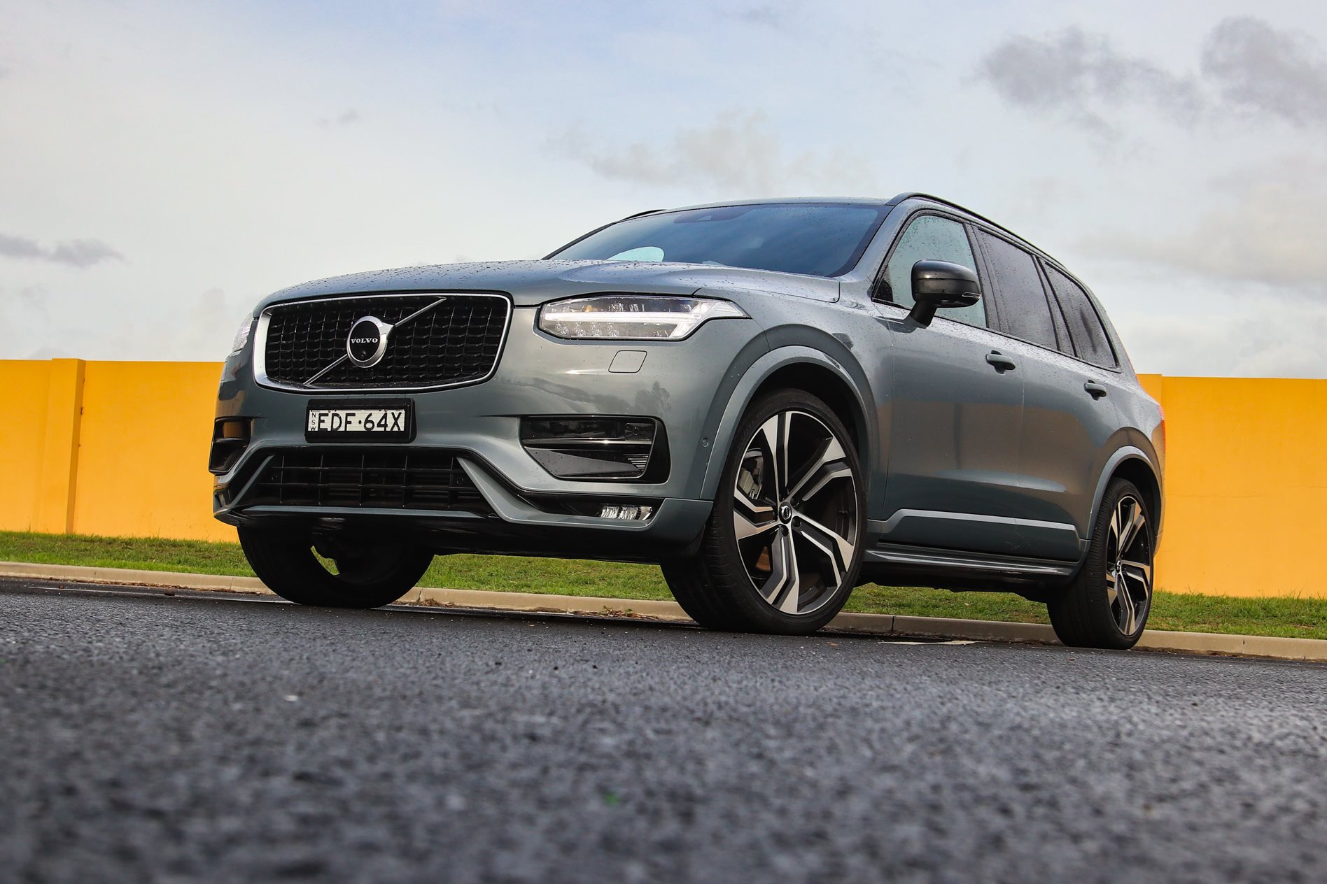 Đánh giá thiết kế Volvo XC90 T6 R 2020 - DoxeAZ.com