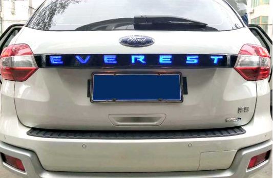 Độ đèn led Everest sau xe