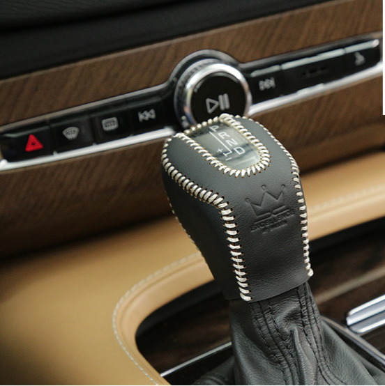 Bọc da gạt cần số Volvo XC60 2018-2021