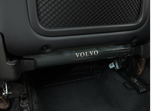 Ốp chống đá chân ghế xe Volvo XC60 (vân cacbon)